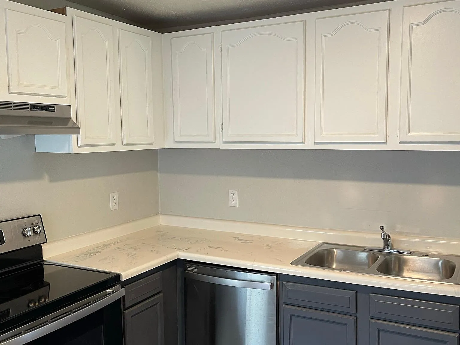 5 bed, 100 sqft, $2,835 — Photo 2