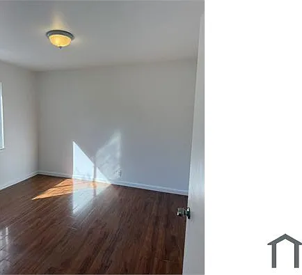 1280 Mastic St — Photo 9
