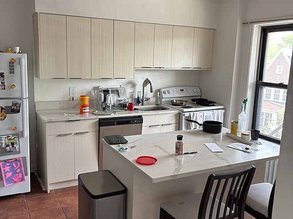 2nd image of 631 Maryland Ave APT 8
