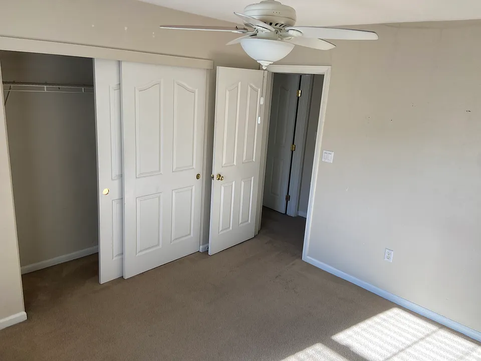 2303 Esplanade Cir