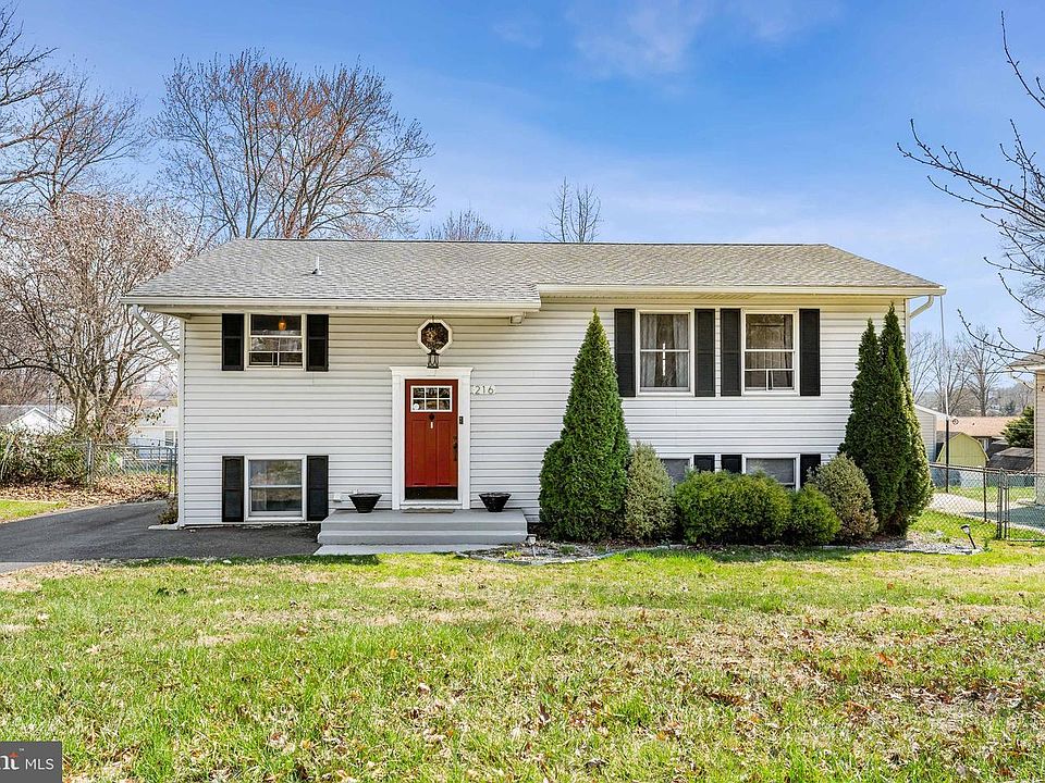 1st image of 216 Courtney Dr