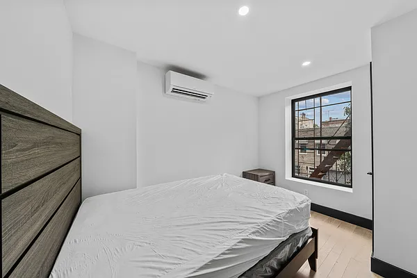 Rented by Blue Sky Management NY Inc | media 32