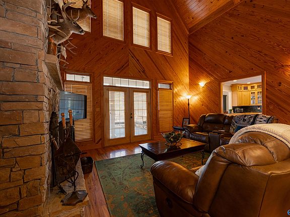 4th image of 1252 Canoe Creek Rd