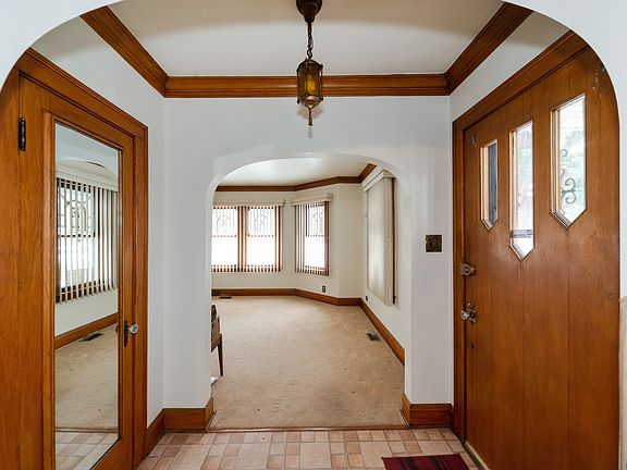 2nd image of 1800 Washington Blvd