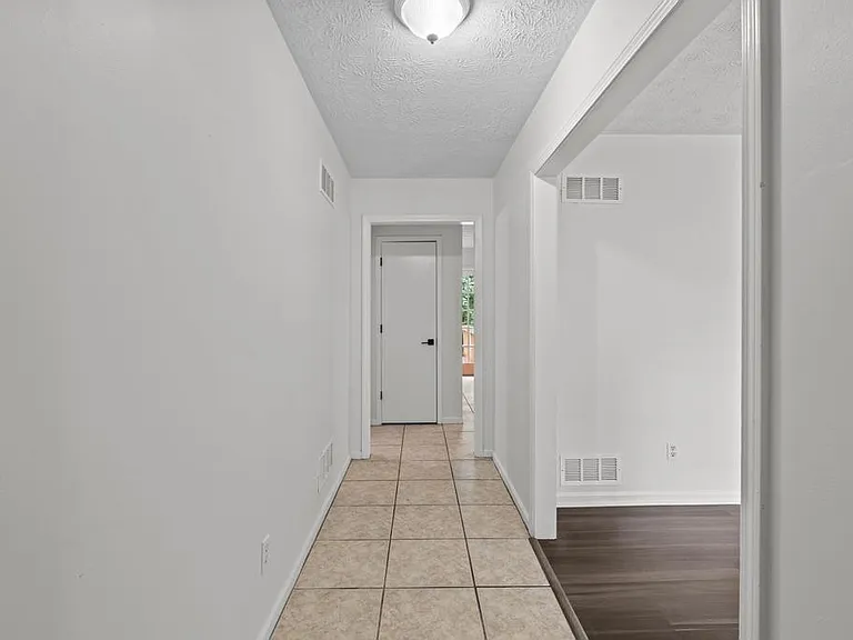246 Barbara Ln SW — Photo 6