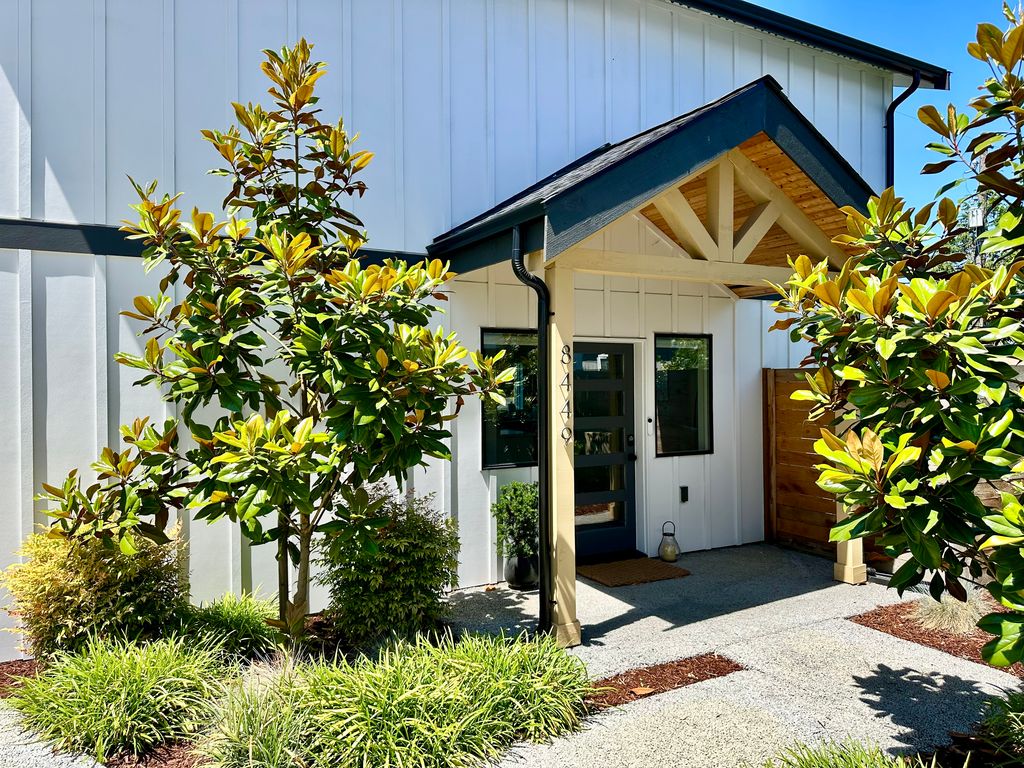8449 18th Ave SW - Property Image
