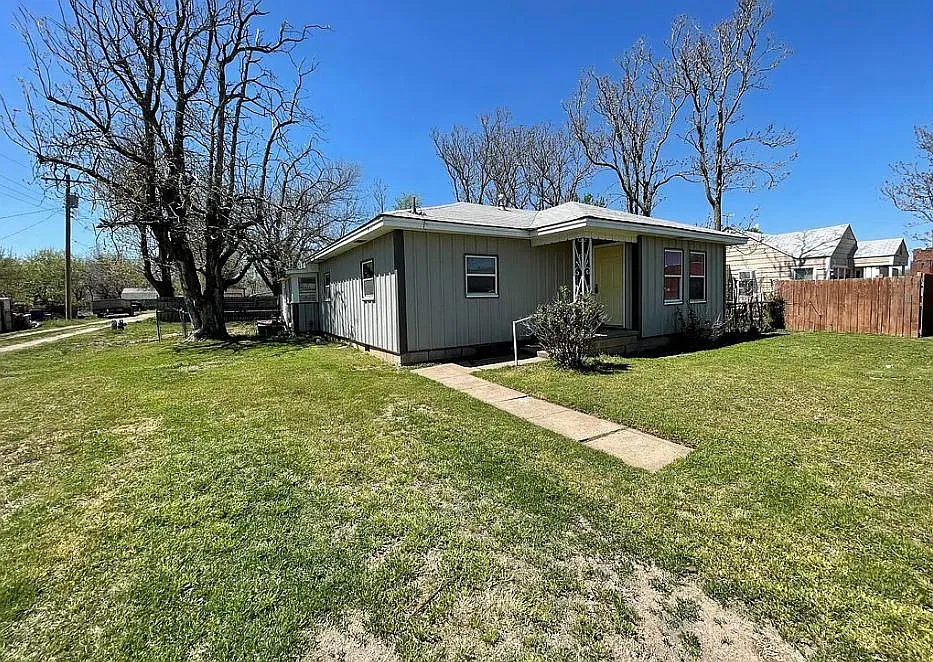 3 bed, 1449 sqft, $1,250 — Photo 1