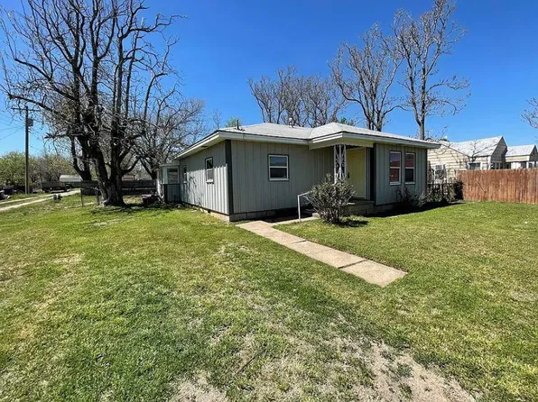 209 NW 5th St, Minco, OK 73059