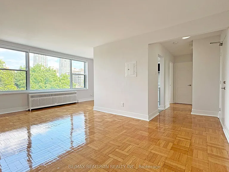 1545 Bathurst St #308 — Photo 6