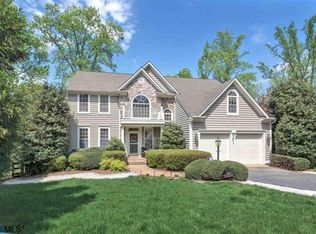 409 Pickett Ln, Charlottesville, VA 22901