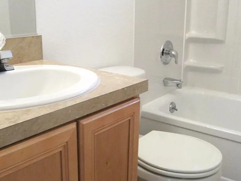 Willowbrook Apartments — Photo 7