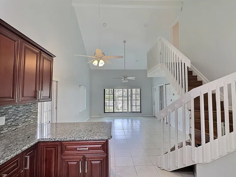 2652 Riverside Dr #0 — Photo 5