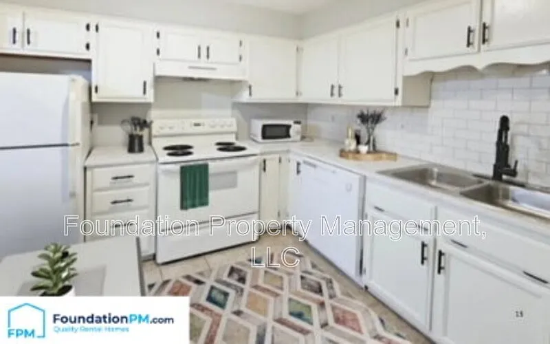 2 bed, 1.0 bath, 1000 sqft, $900 — Photo 4