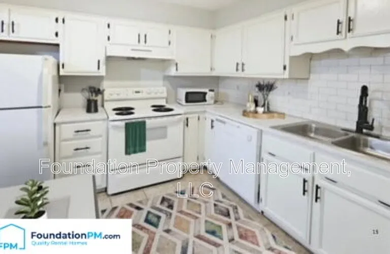 34 N Idlewild St #14 — Photo 4