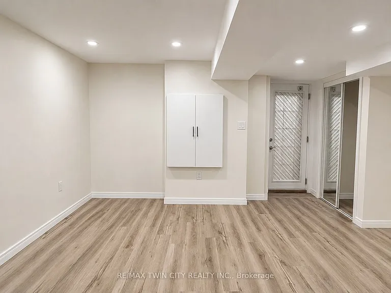 166 Ladyslipper Dr #BASEMENT — Photo 20