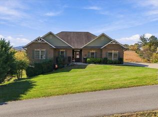 215 Spurgeon Ln, Johnson City, TN 37615