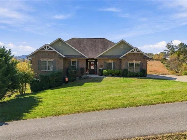 215 Spurgeon Ln, Johnson City, TN 37615