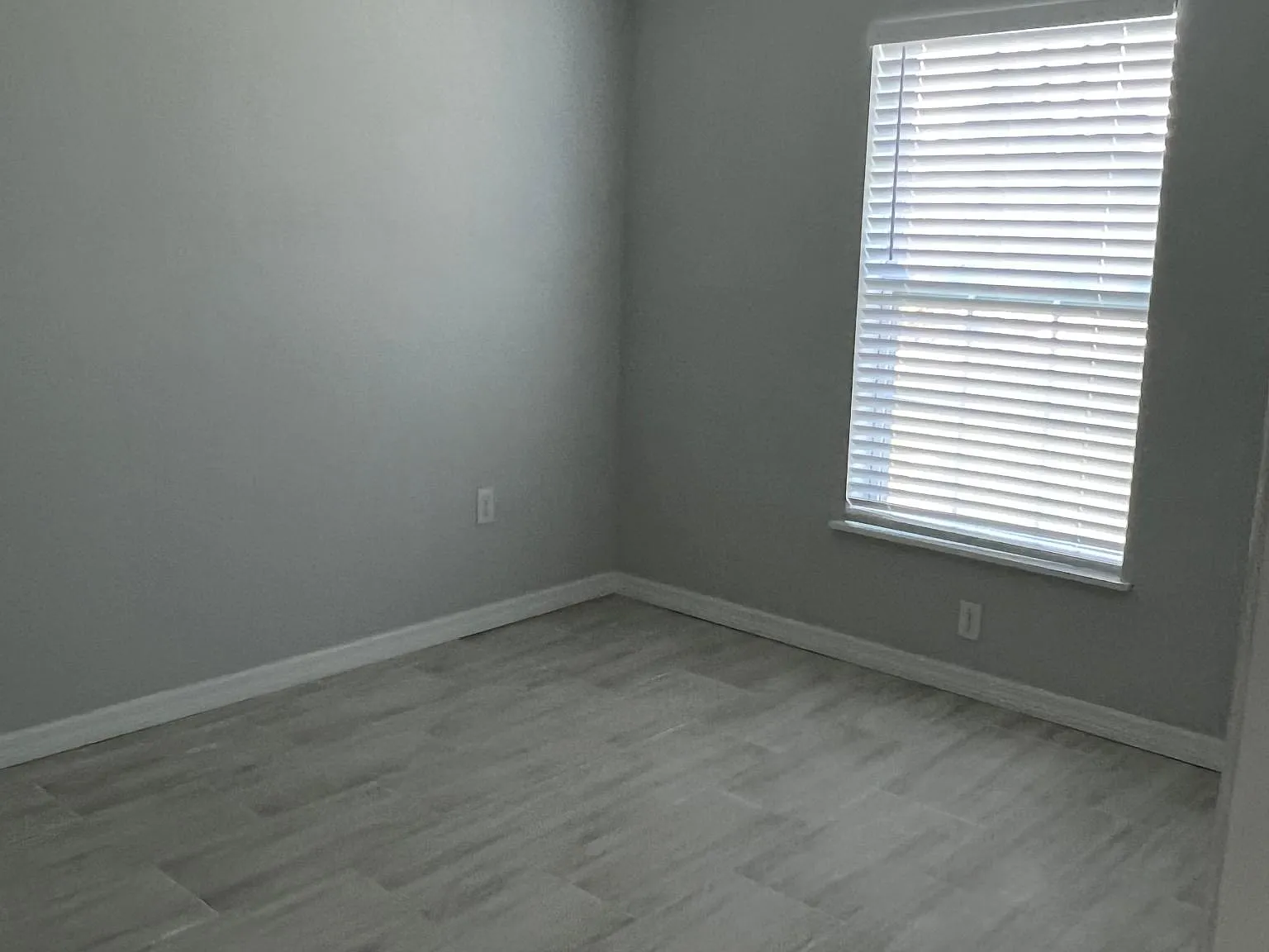 3 bed, 1364 sqft, $1,900 — Photo 2