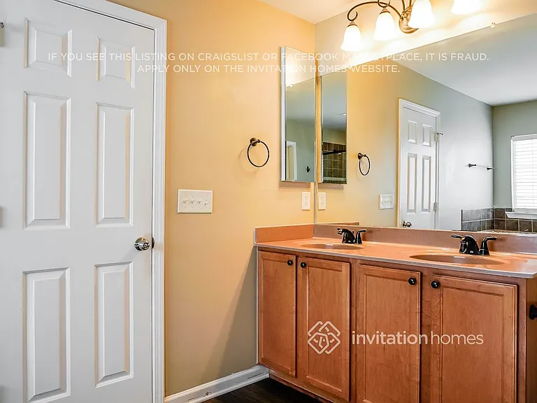 621 Ashburn Ln — Photo 13
