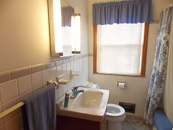 4th image of 8209 Seaforth Dr