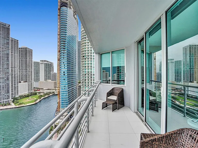 325 Biscayne Blvd #2519 — Photo 1