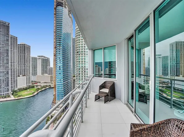 325 Biscayne Blvd, Miami, FL
