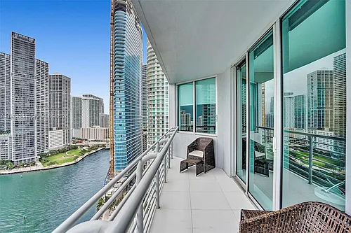 325 Biscayne Blvd Photo 1