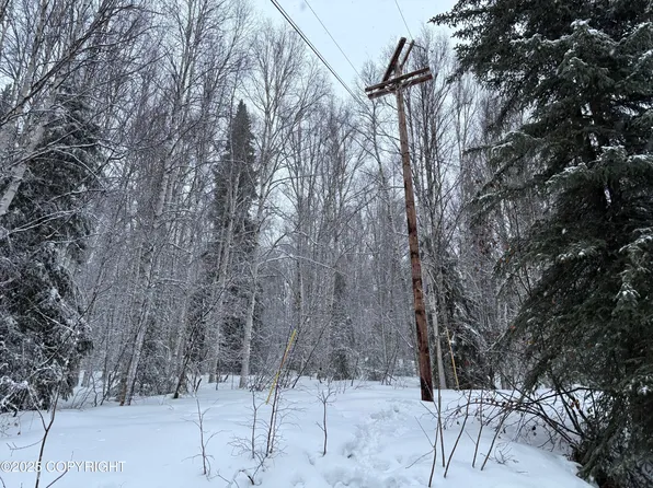 3388 Moonshine Run, Fairbanks, AK 99709