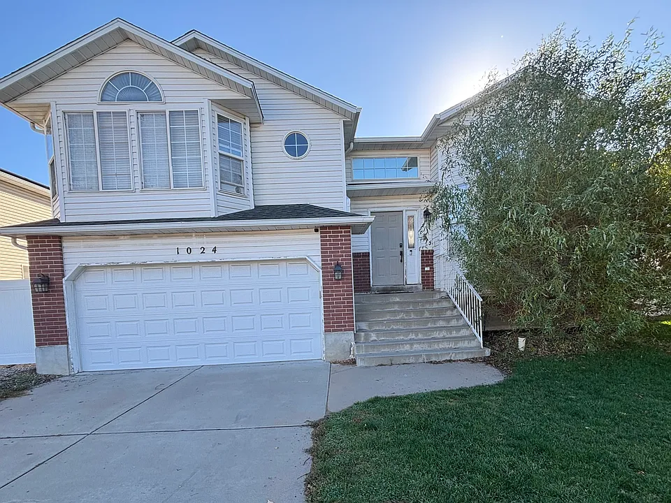 1024 N 2525 W