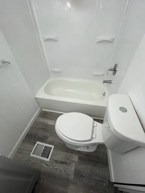 3 bed, 1000 sqft, $1,200 — Photo 2