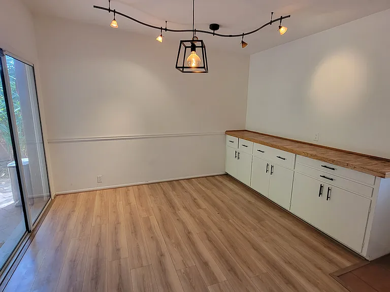 2107 S Ventura Dr — Photo 2