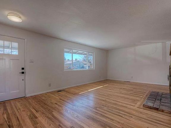 3rd image of 965 Grandview Ave