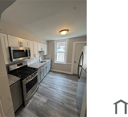 3 bed, 1127 sqft, $2,000 — Photo 3