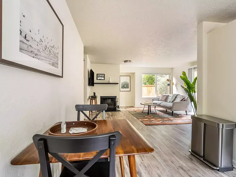 4259 Woodland Park Ave N #5 — Photo 6