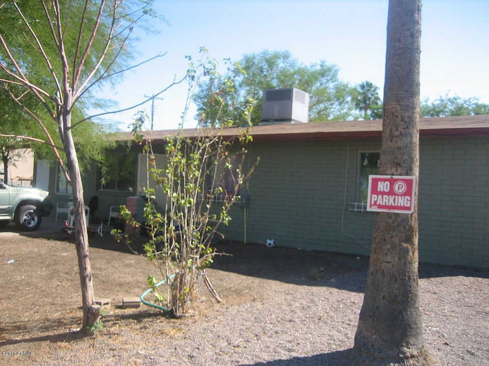 2nd image of 825 E Darrel Rd