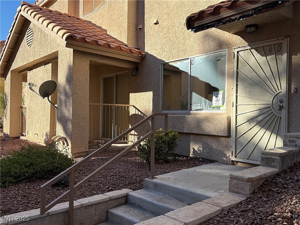 1st image of 2110 N Los Feliz St #1040