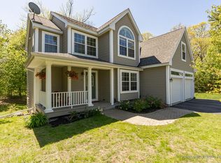 16 Farm House Ln, Portland, ME 04103