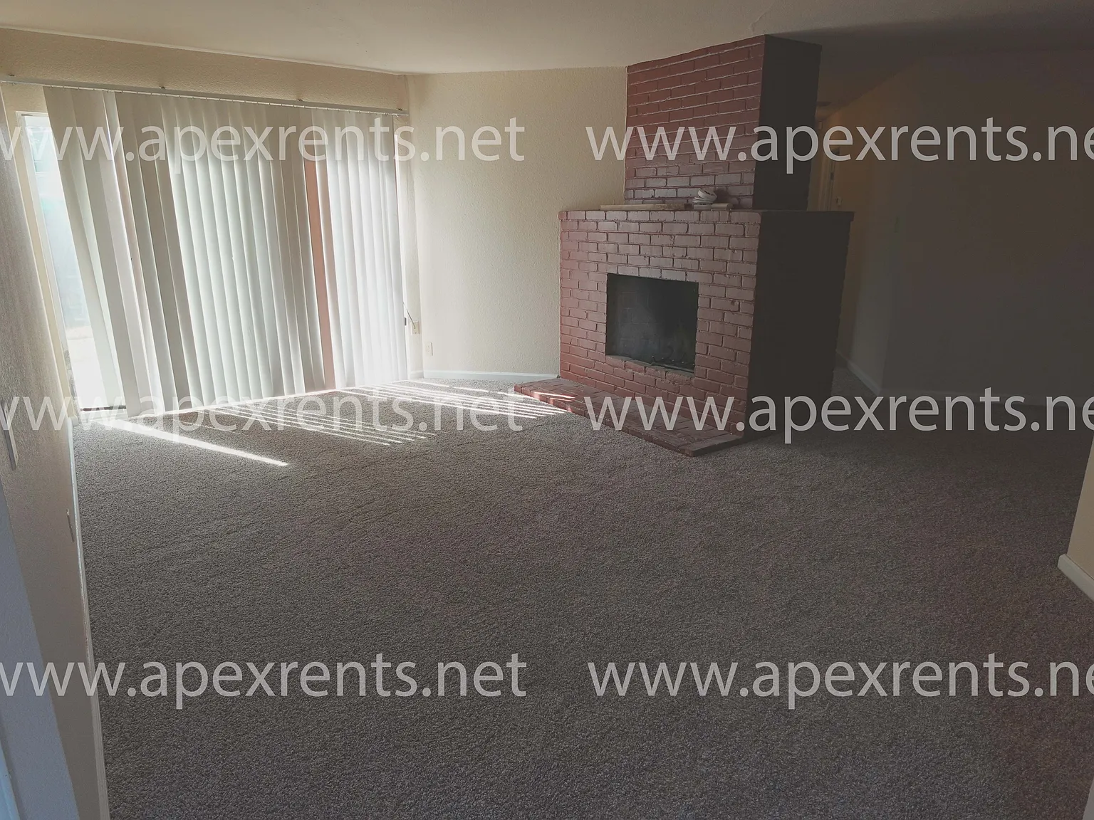 3155 Northview Dr - 1 — Photo 2