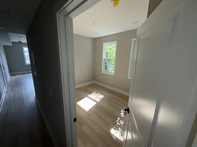 1201 Lindley Ave #4 — Photo 4