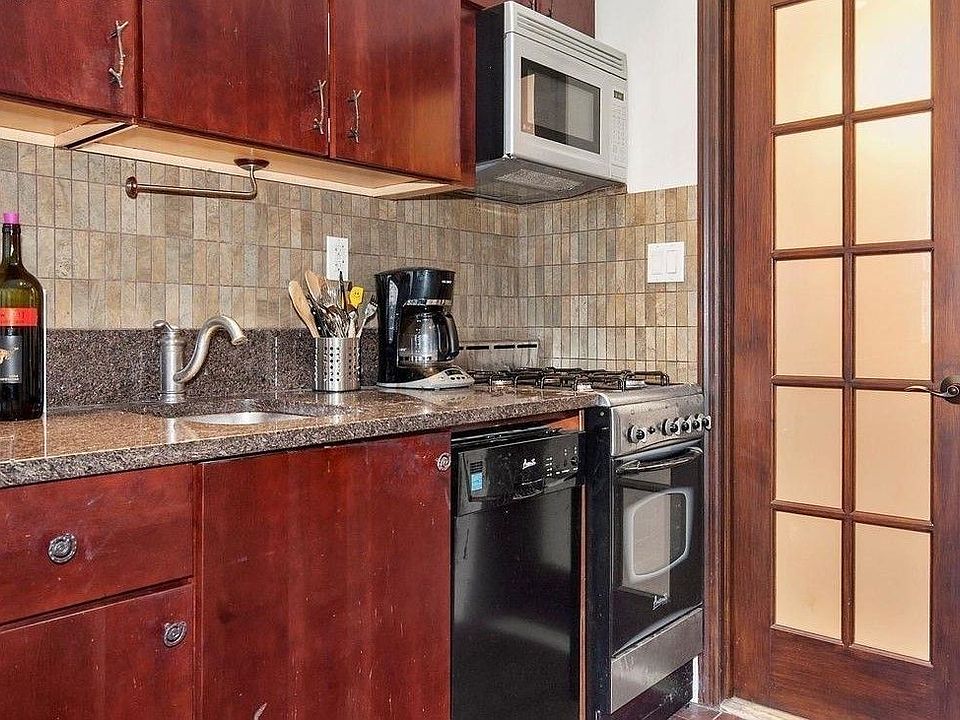 2nd image of 23 Clinton St APT 2D