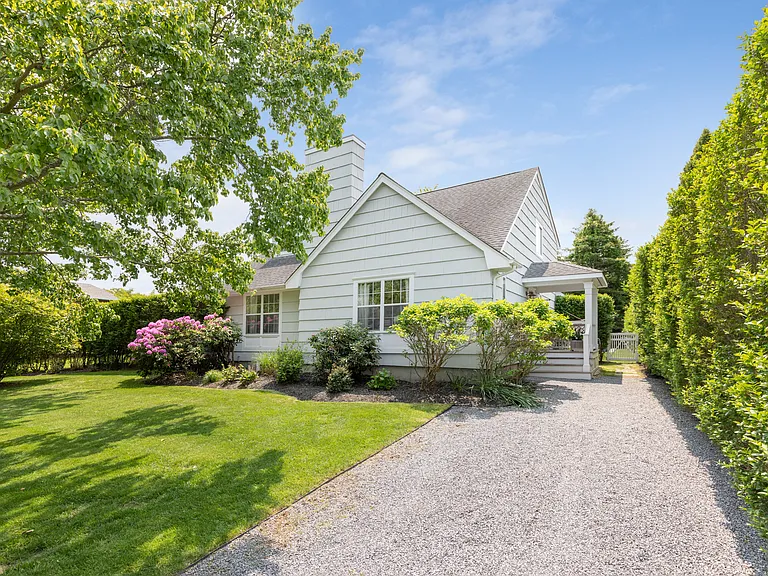 Meadowgrass Ln — Photo 1