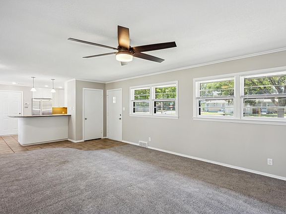 5th image of 402 Jones St