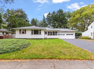 39 Driftwood Ln, Rochester, NY 14617