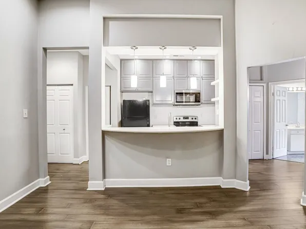 1421 T St NW APT 4, Washington, DC 20009
