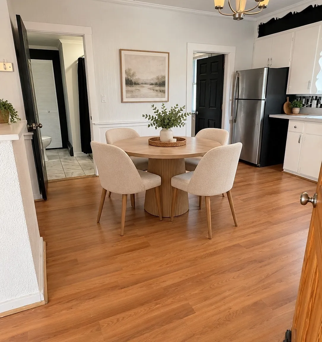 3 bed, 1.0 bath, 1088 sqft, $2,100 — Photo 4