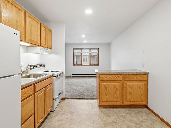 4th image of 881-889 Janesville St #18992671