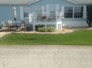 27 Swallow Ln, Beecher, IL 60401