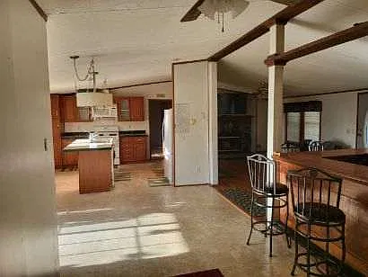 Single Family Home direct lake access — Photo 4