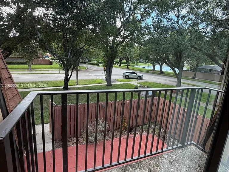 2563 Camelot Ct #2563 — Photo 8