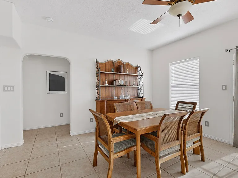 226 Sierra Pl NE — Photo 42